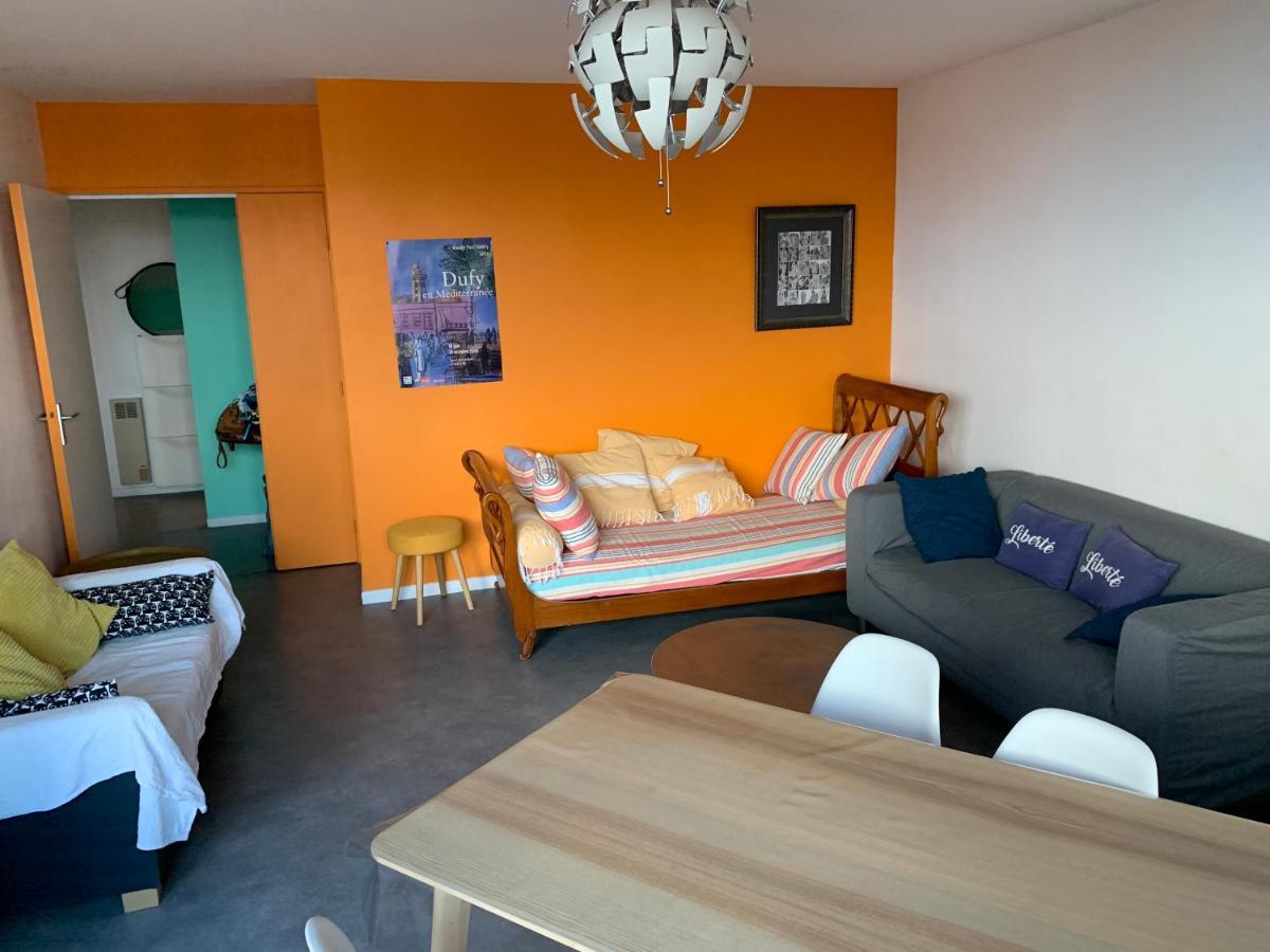 Résidence Avec Piscine Et Box, Vue Sur Appartement