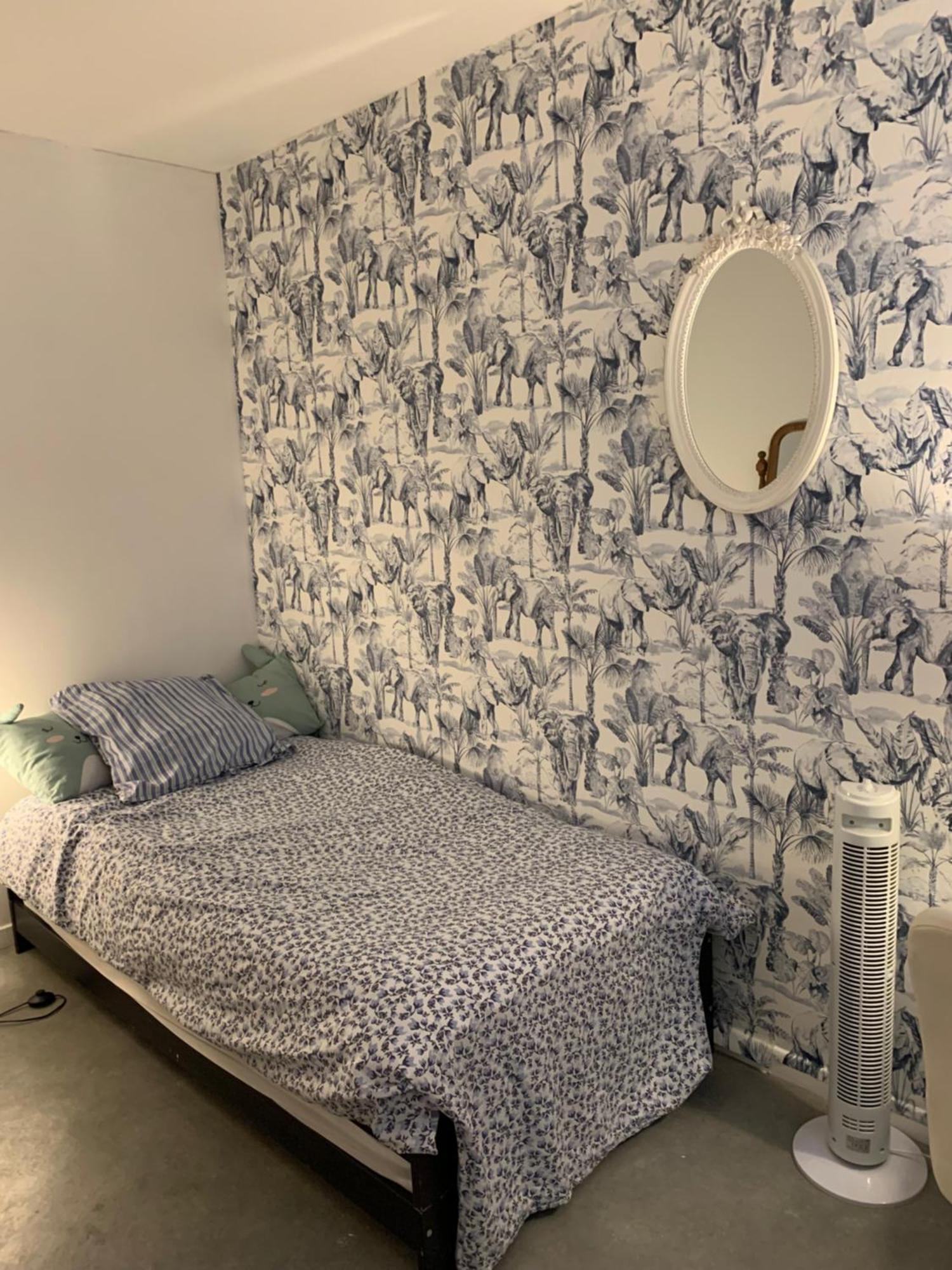 Résidence Avec Piscine Et Box, Vue Sur Appartement